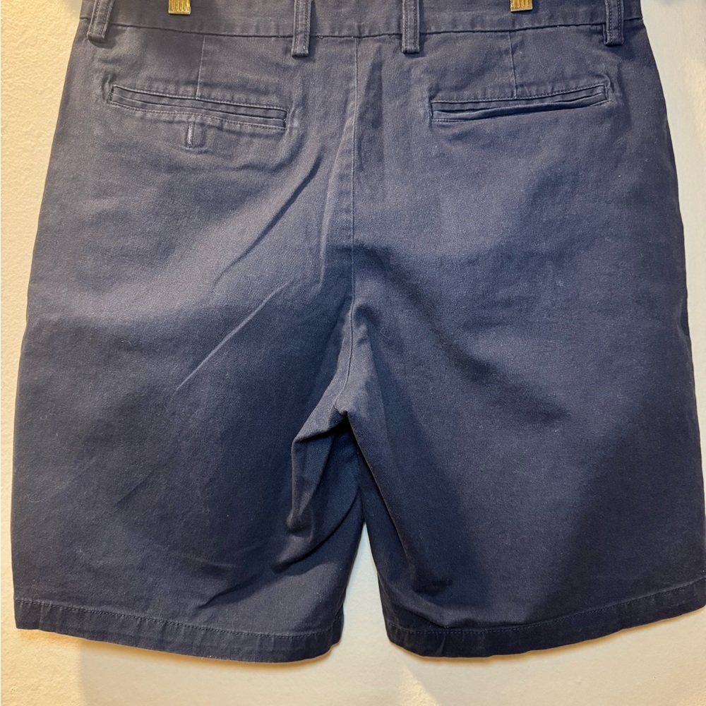 Old Navy Men's Navy Flat-Front Shorts - Picture 5 of 11